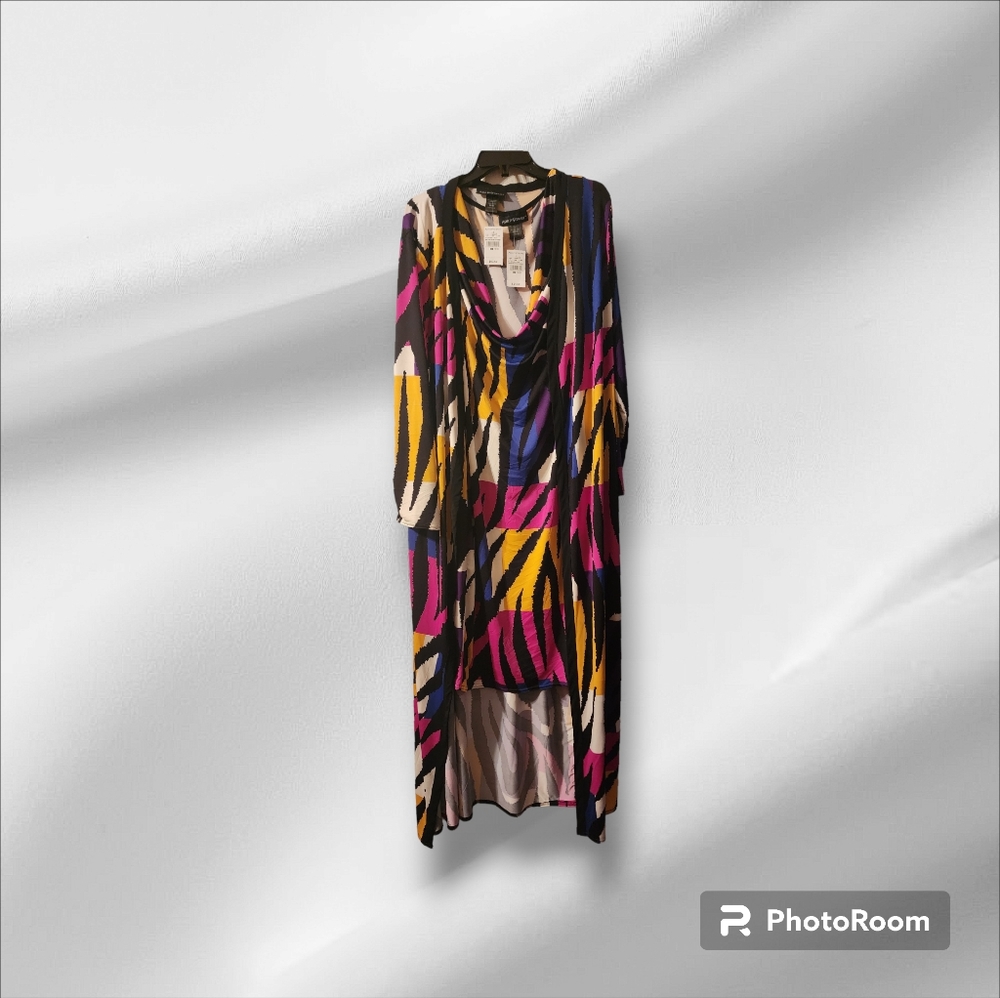 Dress - Picture 3 of 3